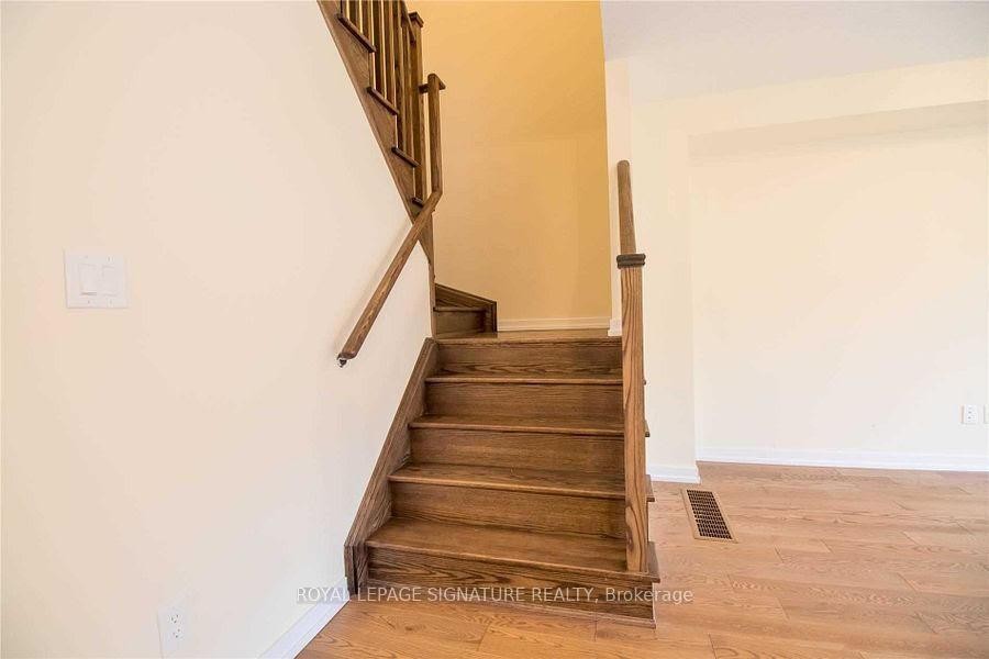 76 Scarletwood Street, Hamilton, ON - Indoor Photo Showing Other Room