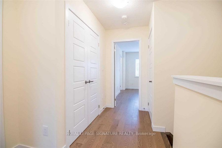 76 Scarletwood Street, Hamilton, ON - Indoor Photo Showing Other Room