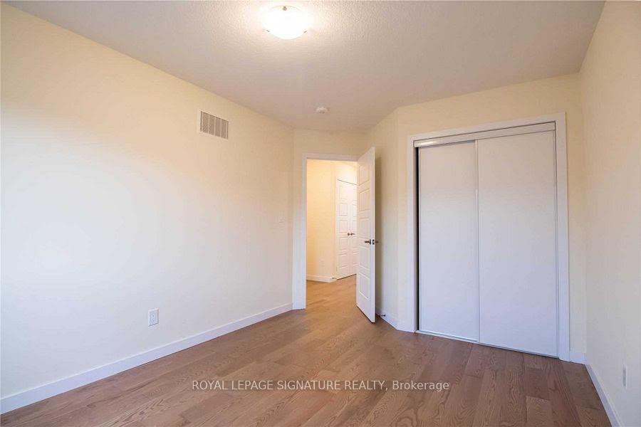 76 Scarletwood Street, Hamilton, ON - Indoor Photo Showing Other Room