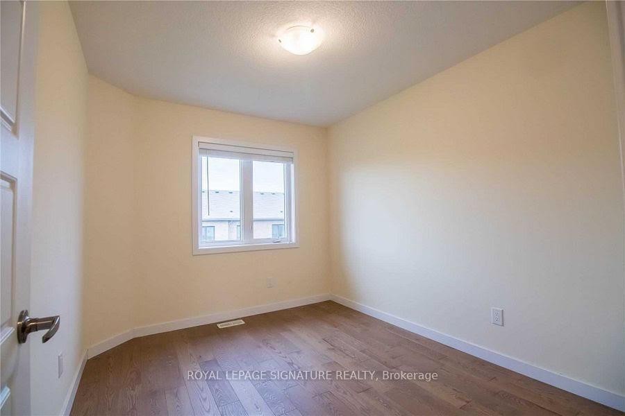 76 Scarletwood Street, Hamilton, ON - Indoor Photo Showing Other Room