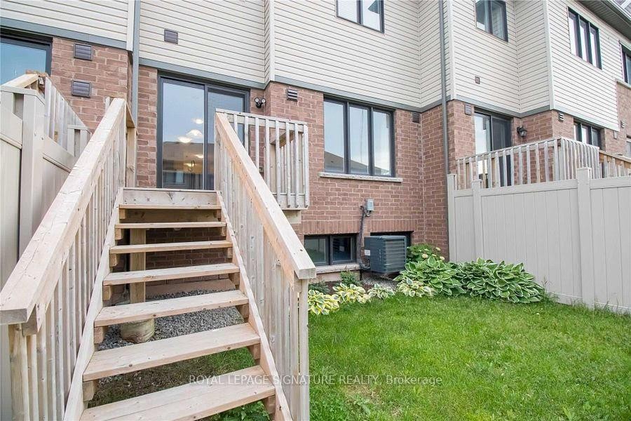 76 Scarletwood Street, Hamilton, ON - Outdoor With Exterior