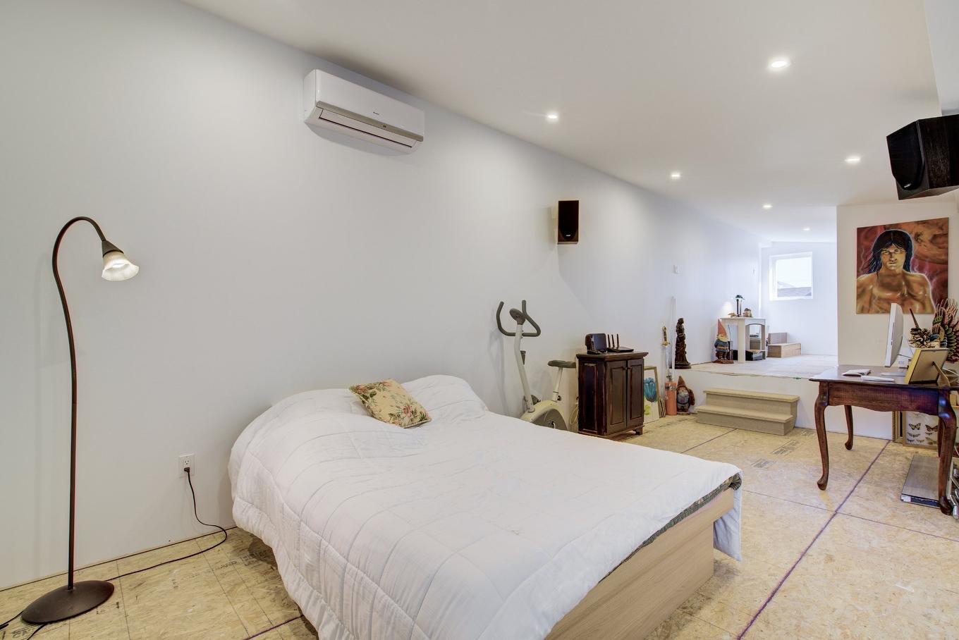 Chambre à coucher - 11 Rue Dupuis, Saint-Jacques, QC - Indoor Photo Showing Bedroom