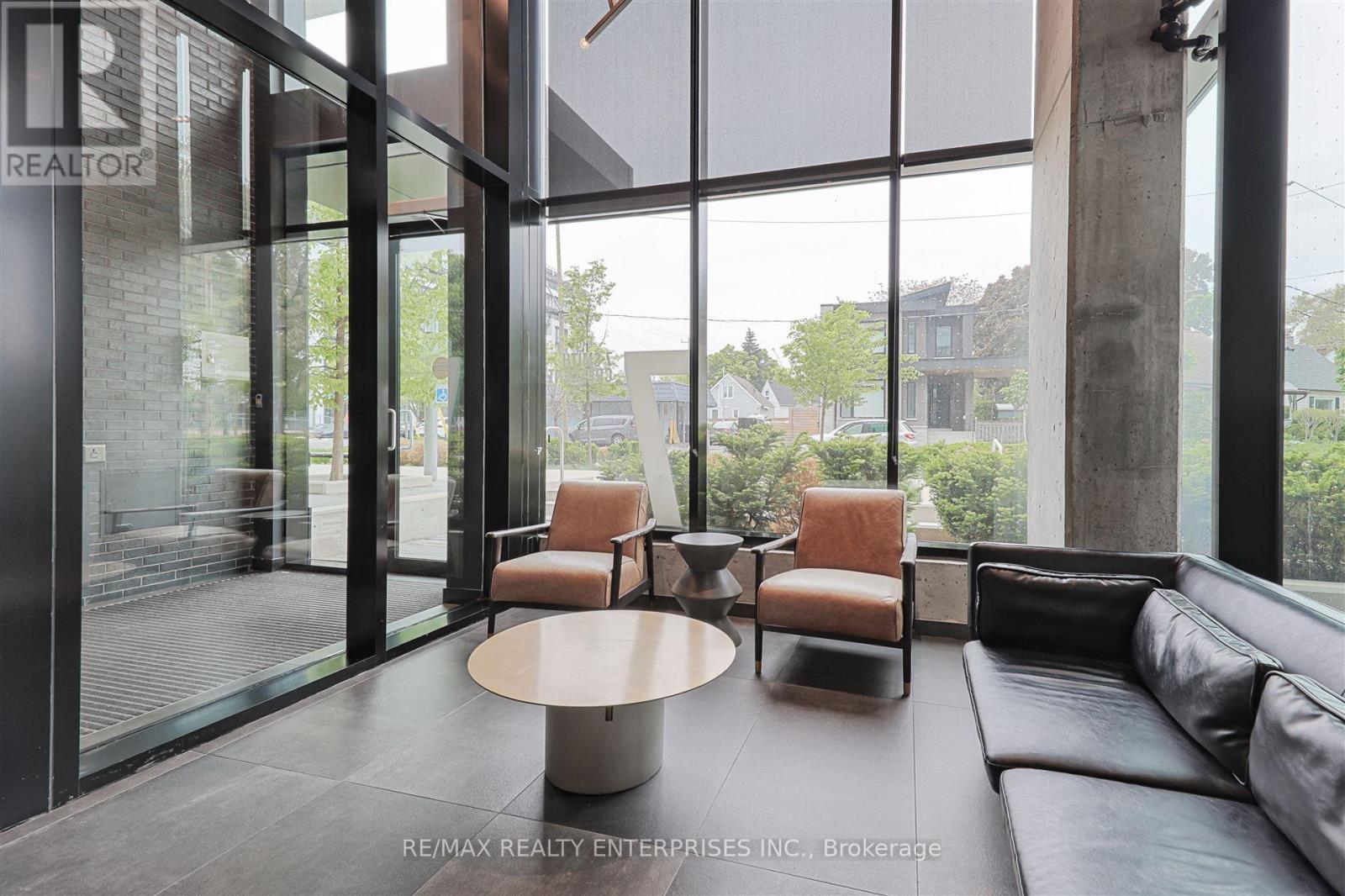 410 - 7 Smith Crescent, Toronto, ON - Indoor