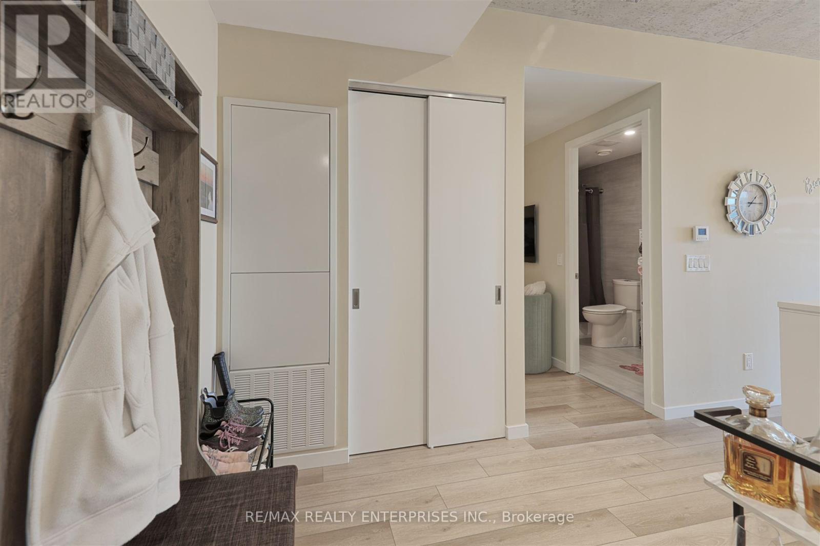 410 - 7 Smith Crescent, Toronto, ON - Indoor Photo Showing Other Room