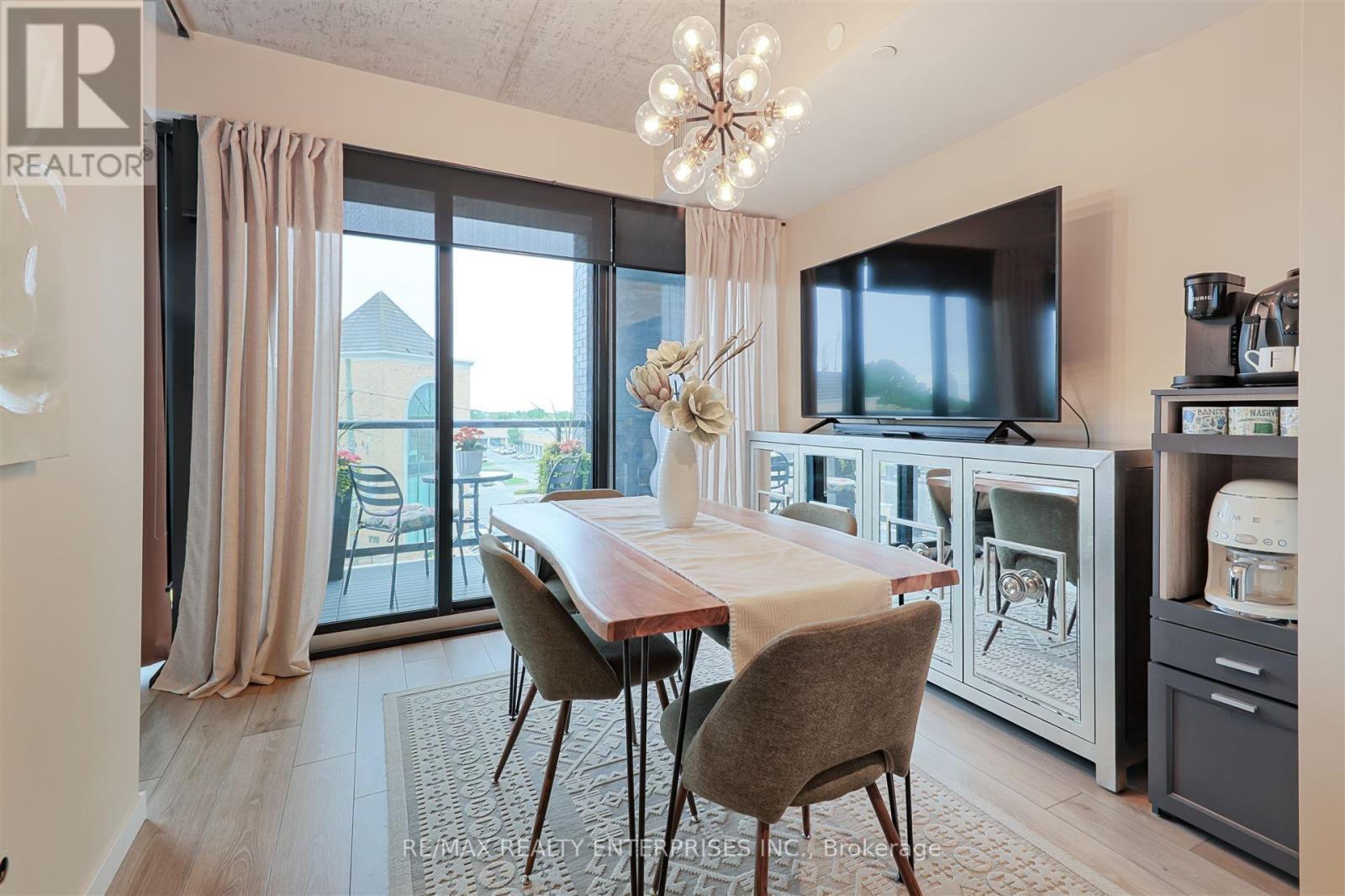 410 - 7 Smith Crescent, Toronto, ON - Indoor Photo Showing Dining Room