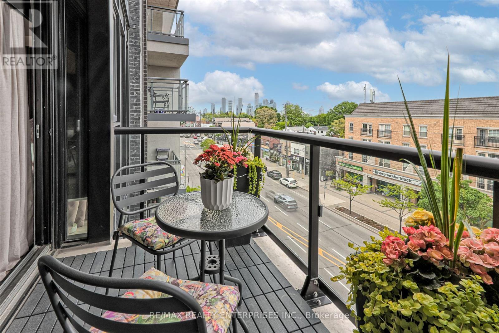 410 - 7 Smith Crescent, Toronto, ON - Outdoor