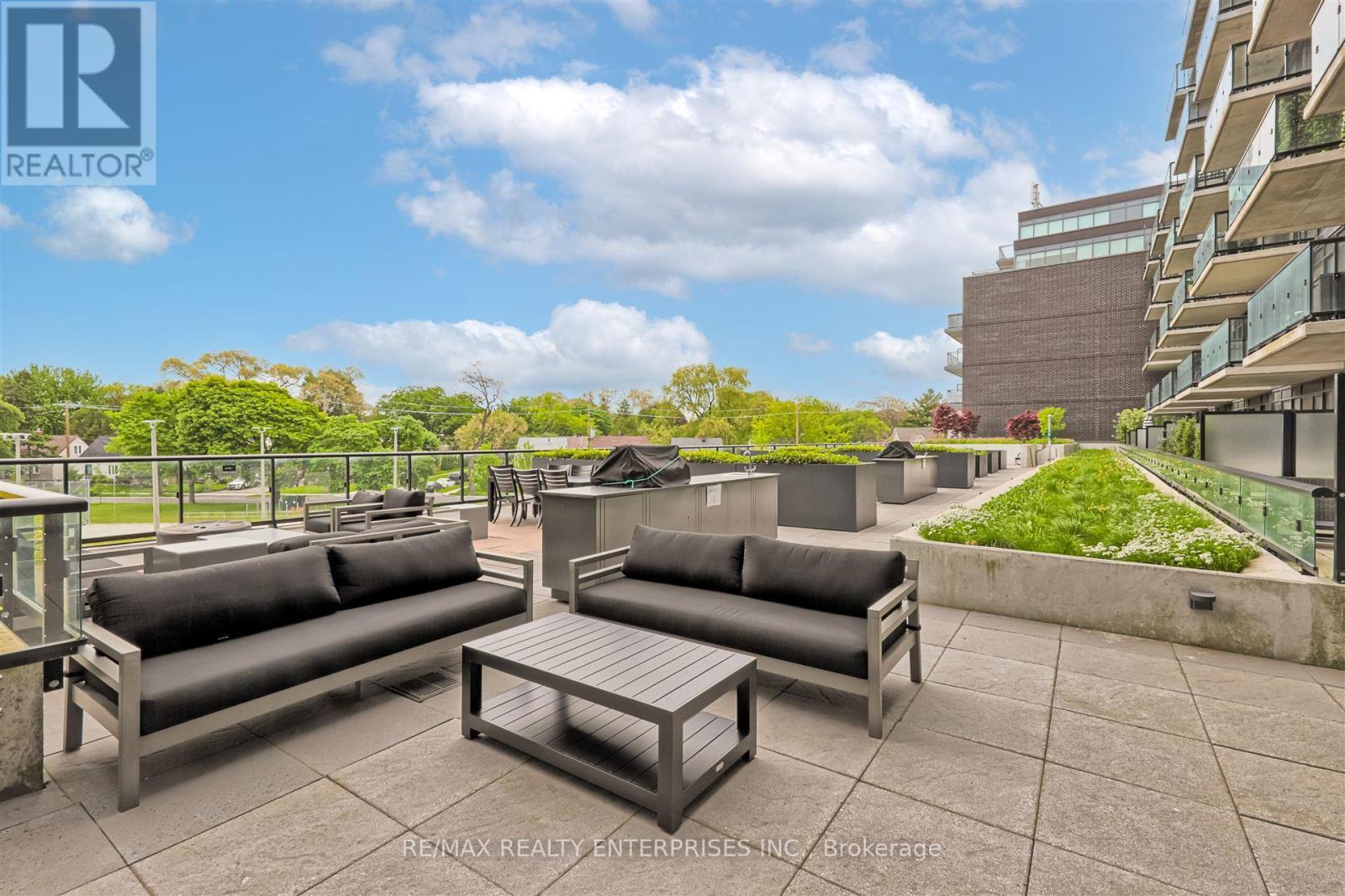 410 - 7 Smith Crescent, Toronto, ON - Outdoor