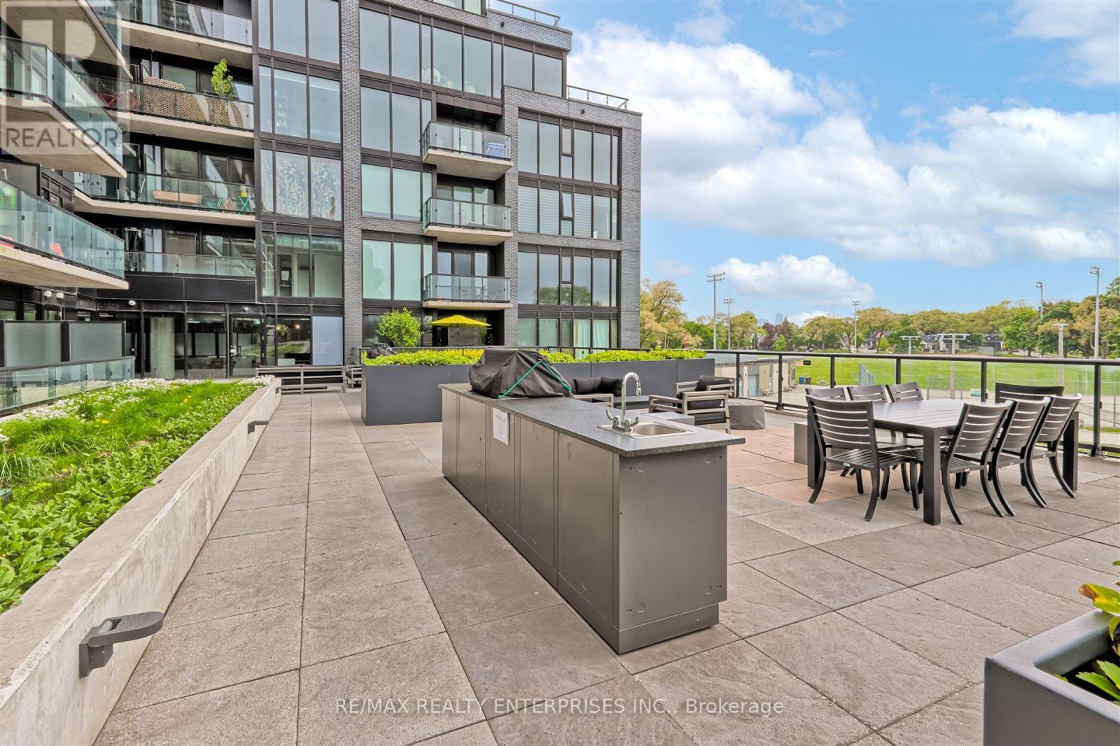 410 - 7 Smith Crescent, Toronto, ON - Outdoor