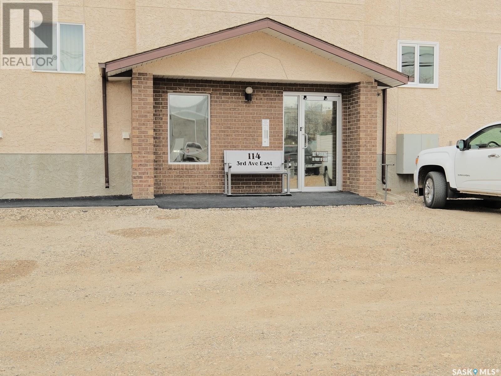 101 114 Third Avenue E, Rosetown, SK - Outdoor