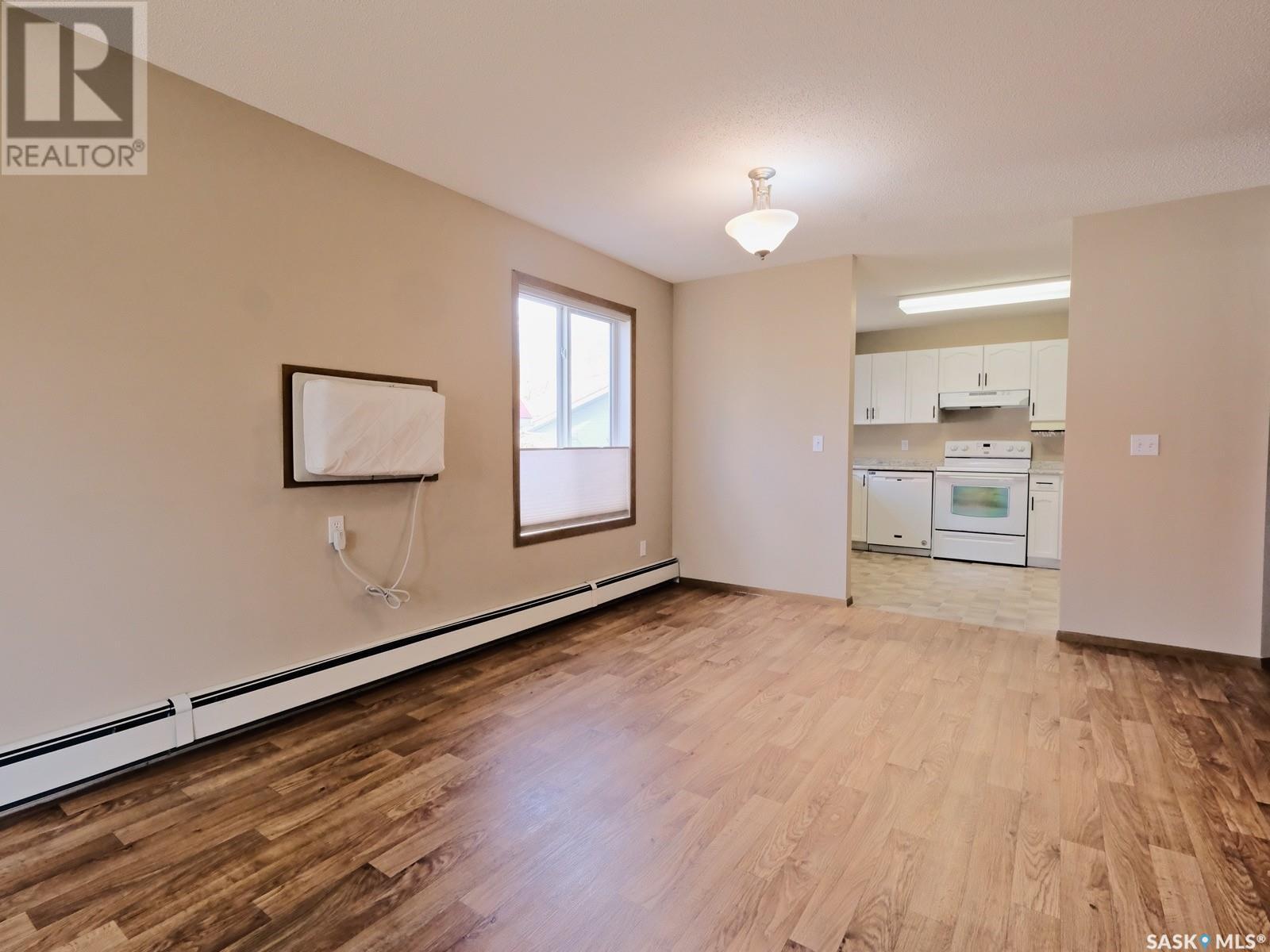 101 114 Third Avenue E, Rosetown, SK - Indoor