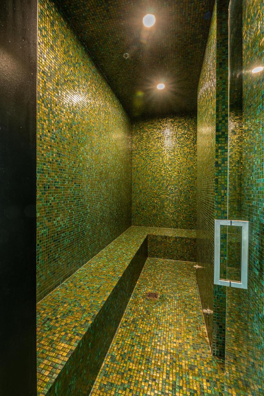 Spa - 608-1575 Rue Gareau, Montréal (Ville-Marie), QC -