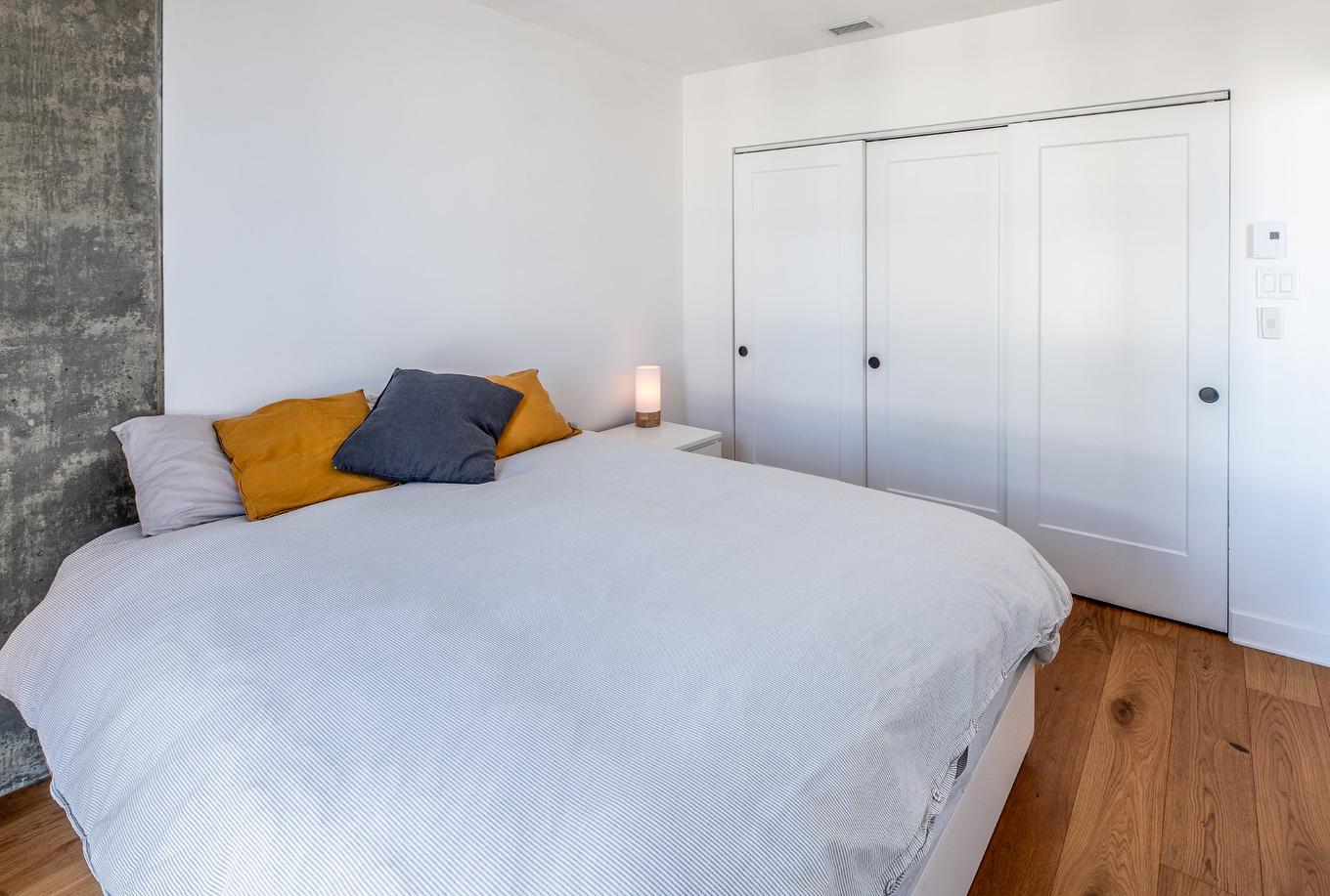 Chambre à coucher - 608-1575 Rue Gareau, Montréal (Ville-Marie), QC - Indoor Photo Showing Bedroom