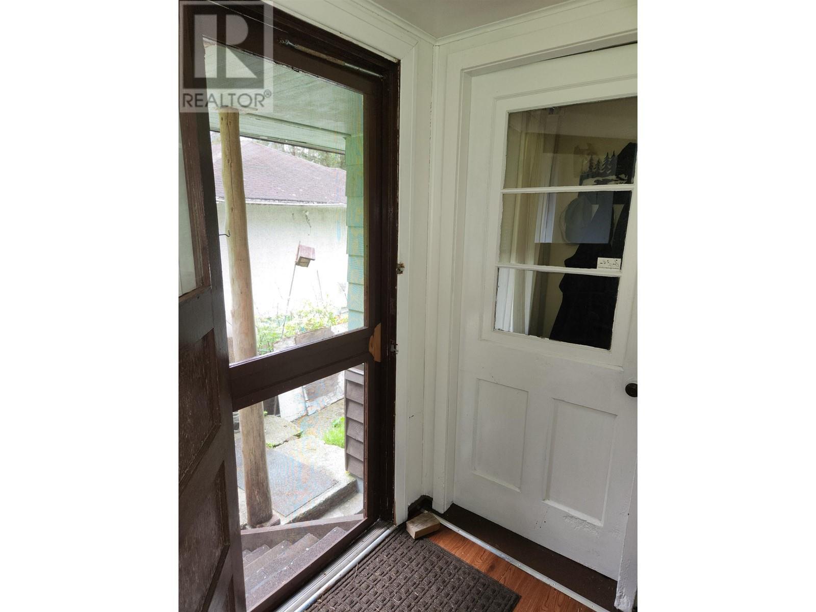 102 Garden Drive, Bella Coola, BC - Indoor Photo Showing Other Room