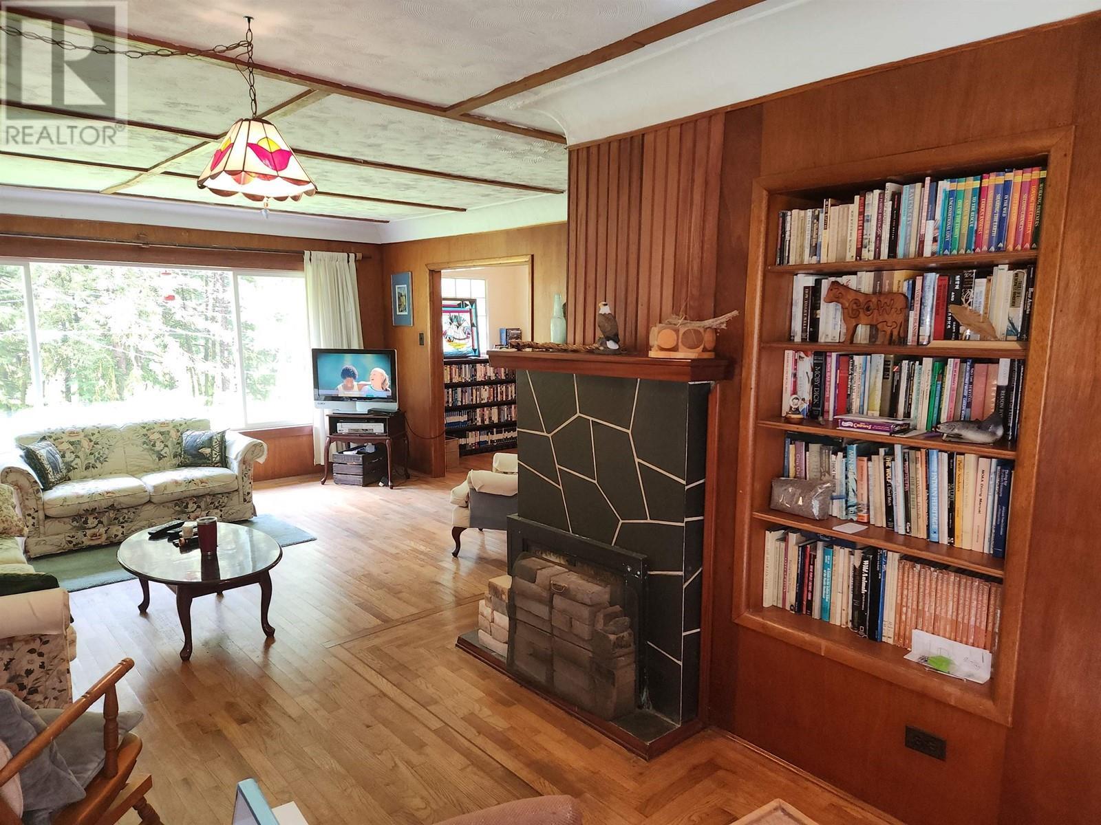 102 Garden Drive, Bella Coola, BC - Indoor Photo Showing Other Room