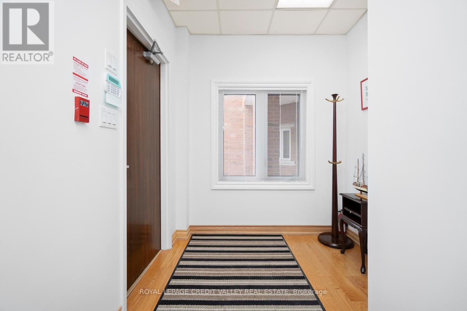 201 - 335 Renfrew Drive, Markham, ON