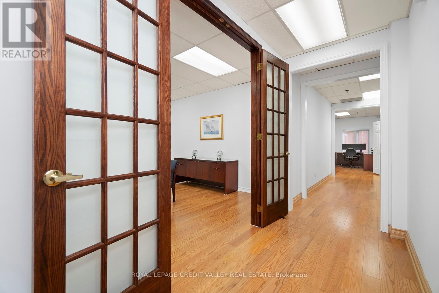 201 - 335 Renfrew Drive, Markham, ON