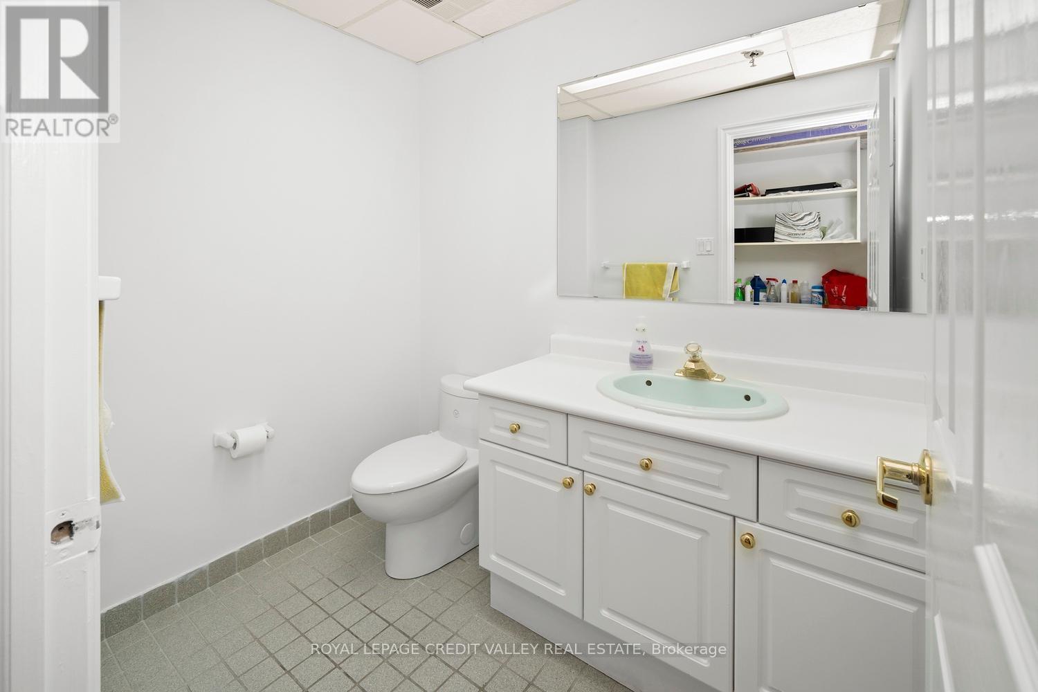 201 - 335 Renfrew Drive, Markham, ON