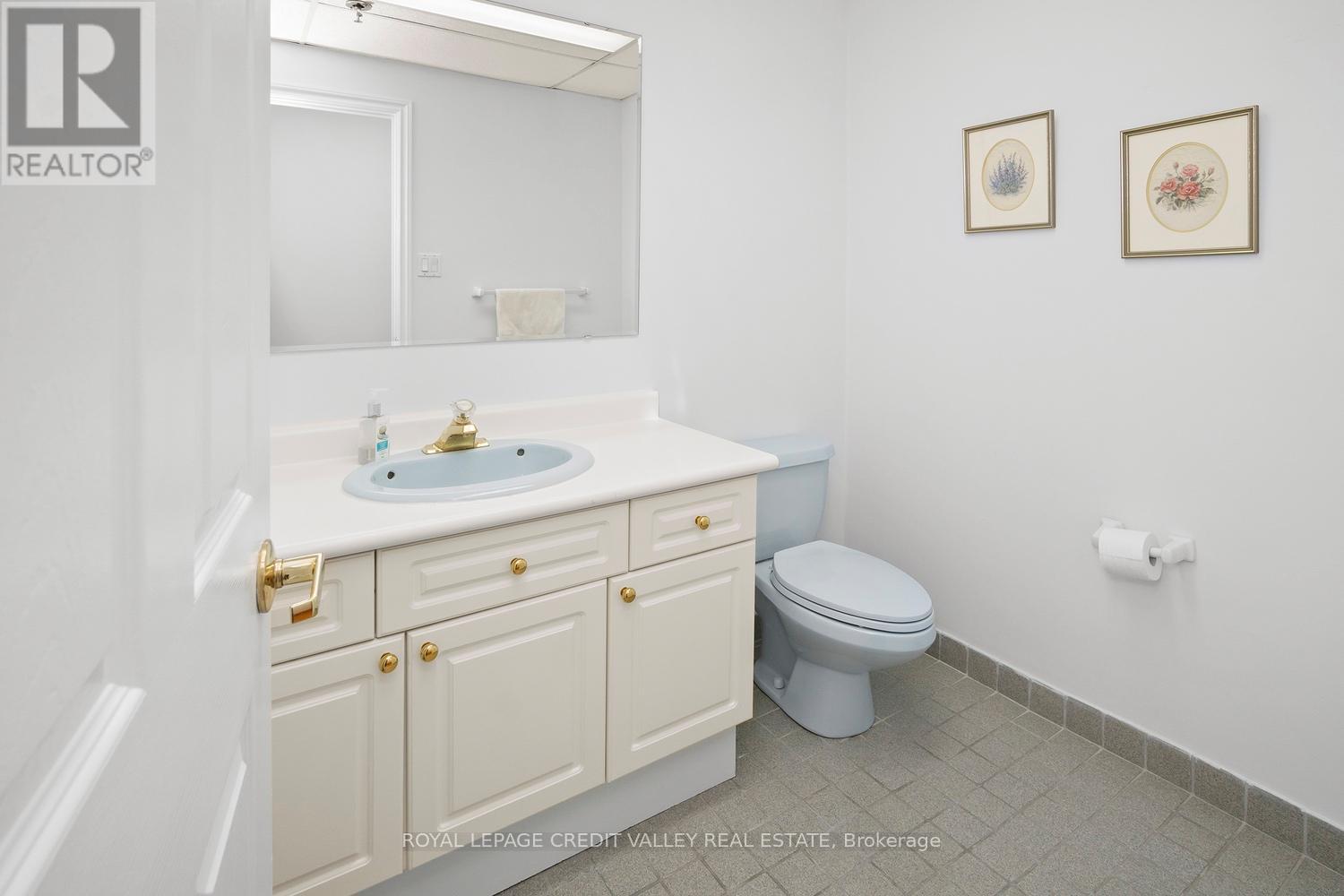 201 - 335 Renfrew Drive, Markham, ON