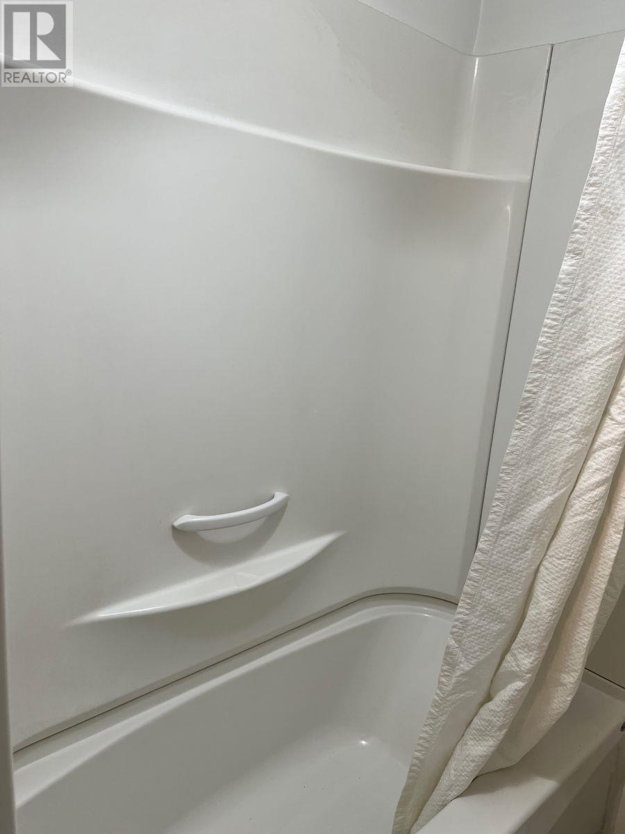 7208 89Th Street, Osoyoos, BC - Indoor Photo Showing Bathroom