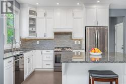 Oversized island 5' x 5'6"" Great for Kitchen Parties -