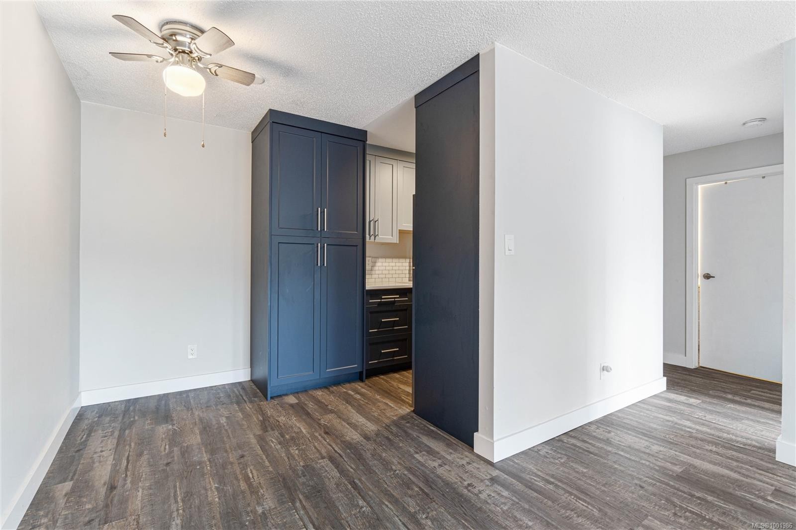 213-2815 Departure Bay Rd, Nanaimo, BC - Indoor Photo Showing Other Room