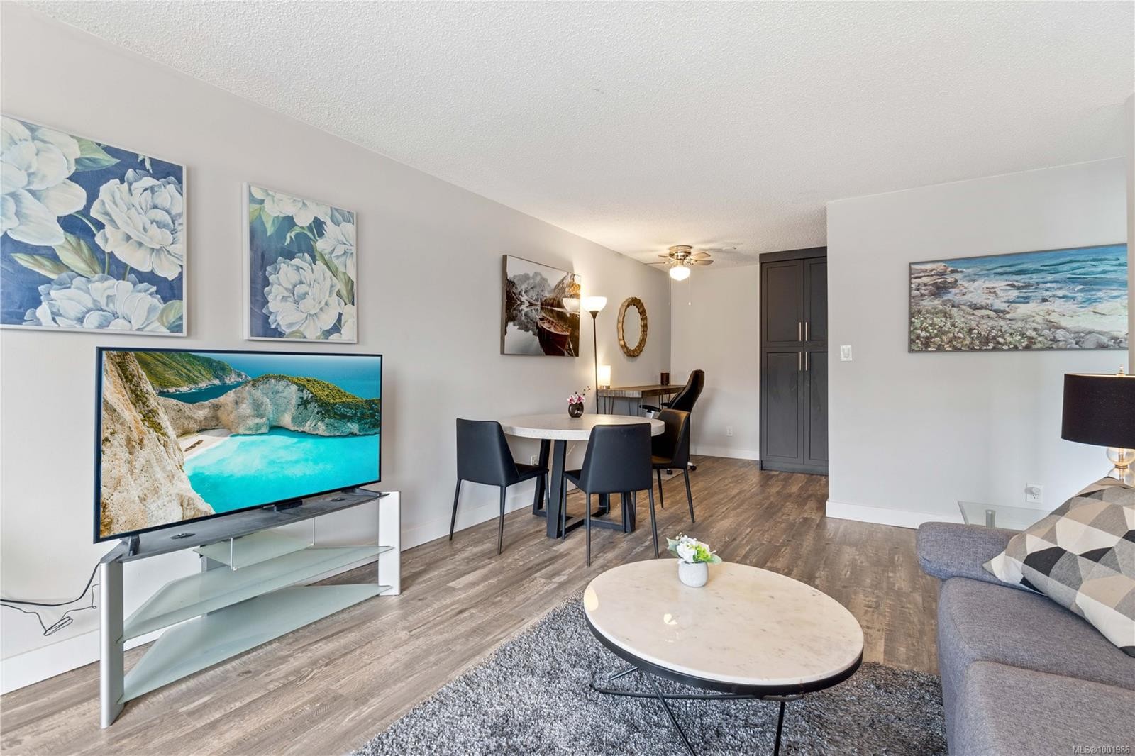 213-2815 Departure Bay Rd, Nanaimo, BC - Indoor