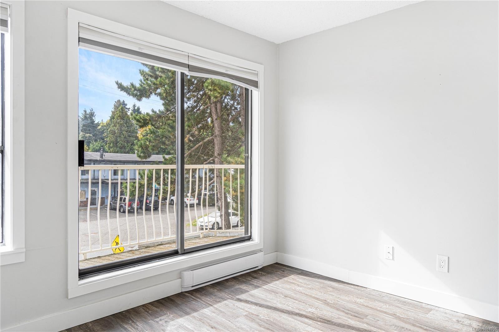 213-2815 Departure Bay Rd, Nanaimo, BC - Indoor Photo Showing Other Room