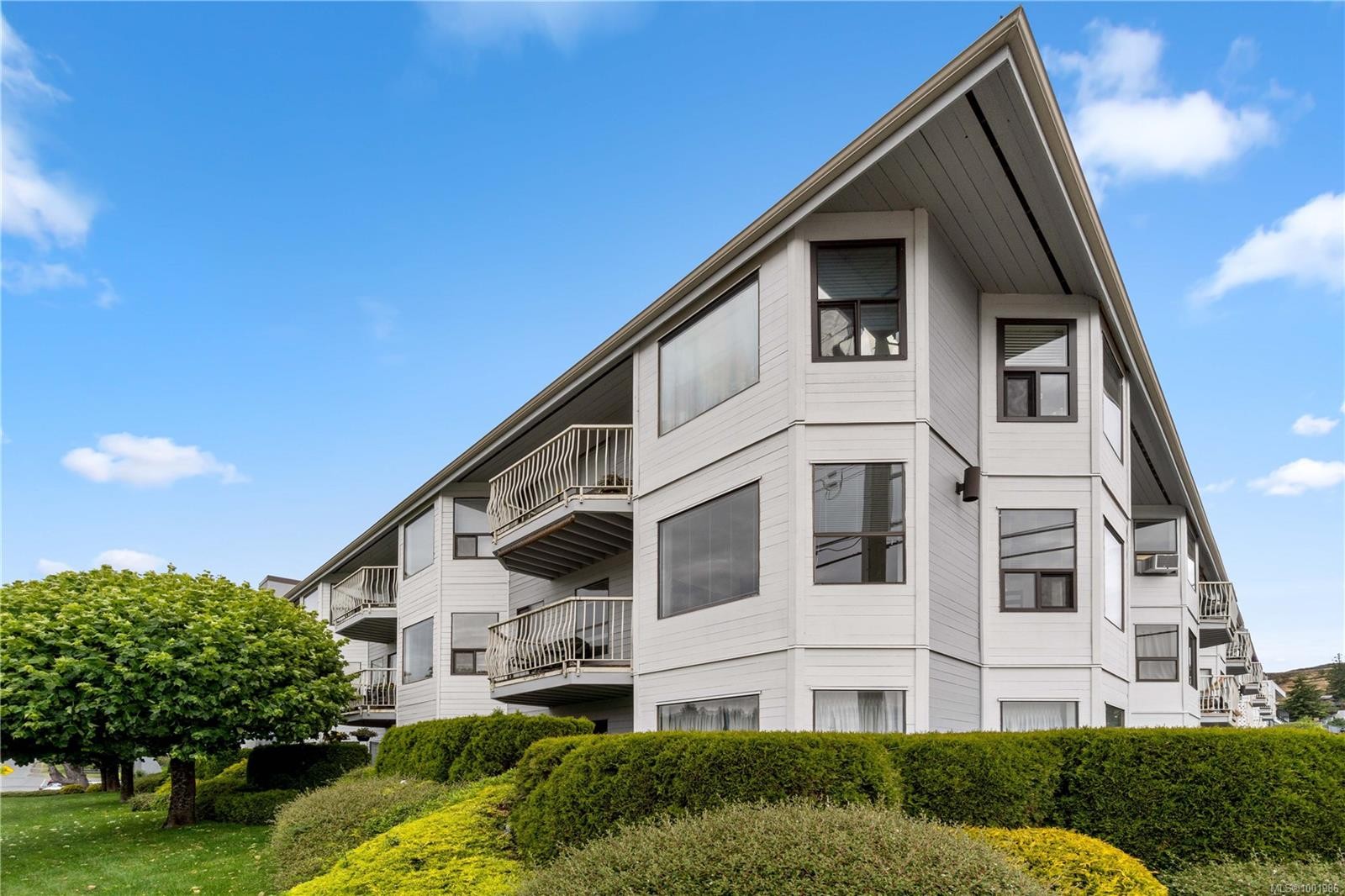 213-2815 Departure Bay Rd, Nanaimo, BC - Outdoor With Balcony