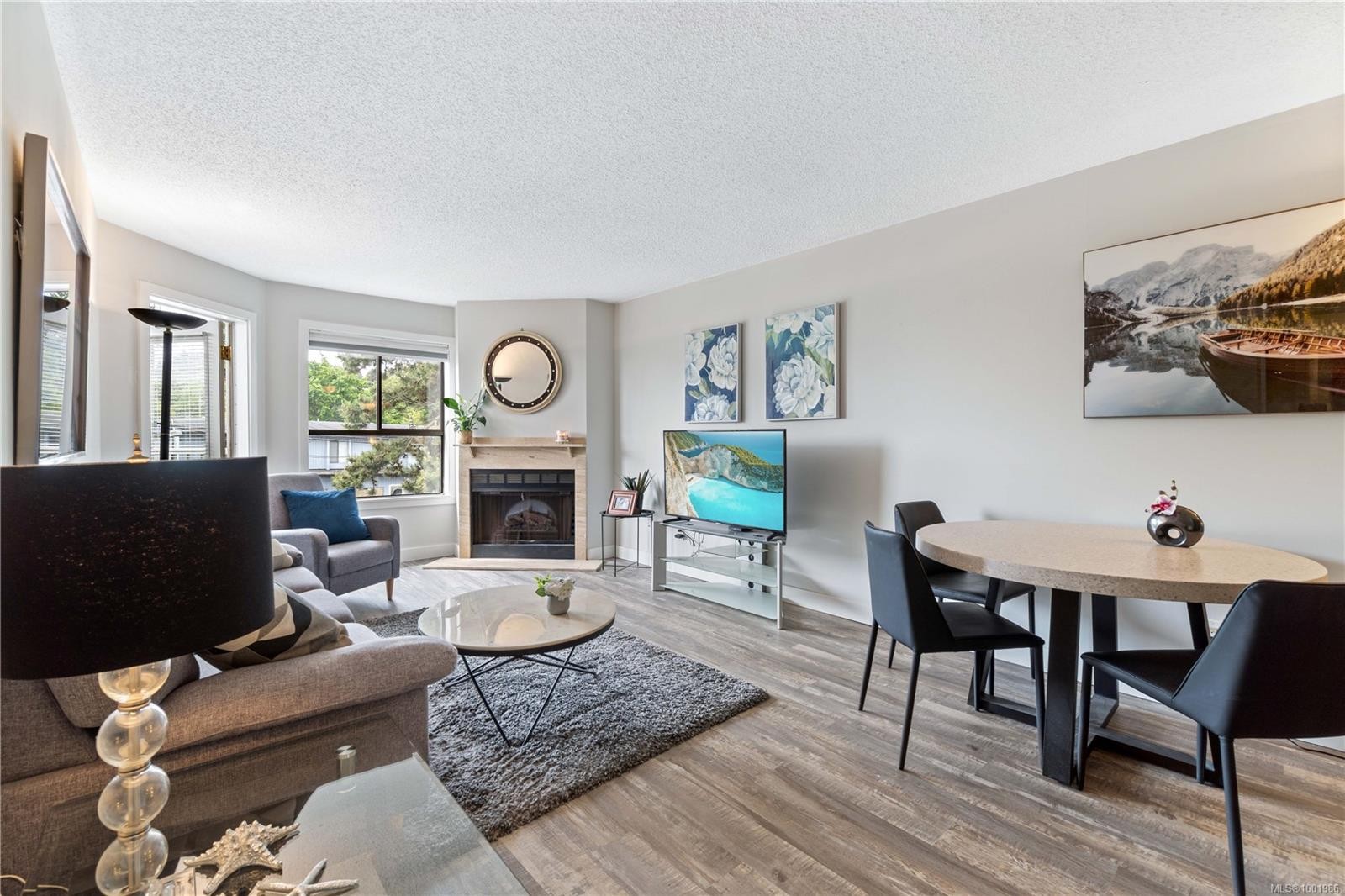 213-2815 Departure Bay Rd, Nanaimo, BC - Indoor With Fireplace