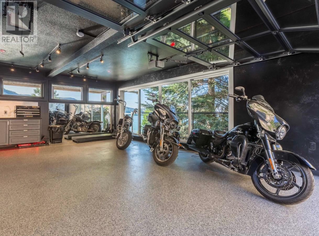 15010 & 15020 Tamarack Drive, Coldstream, BC - Indoor Photo Showing Garage