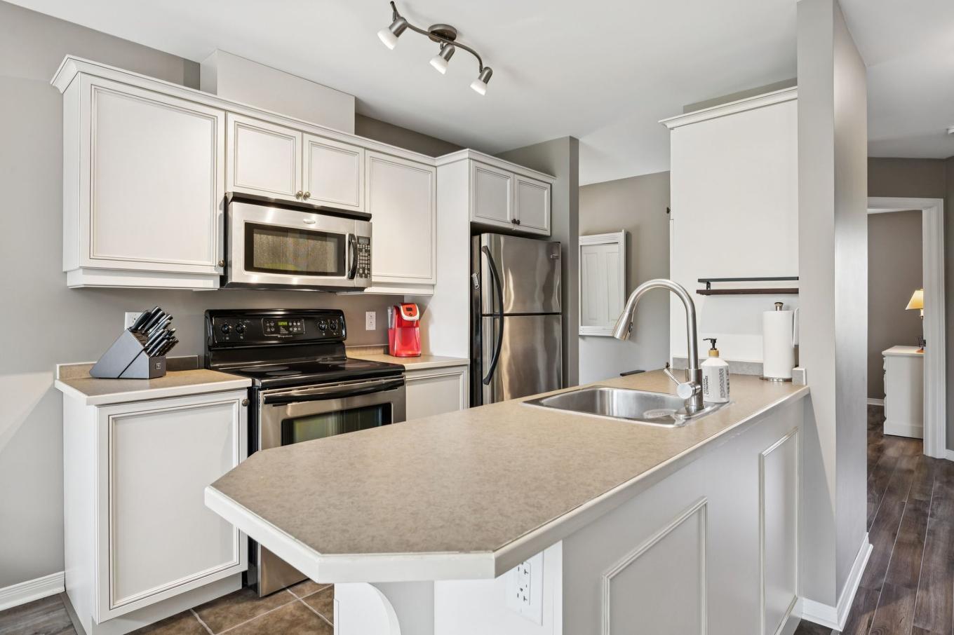 Kitchen - 1812 Ch. Du Golf, Mont-Tremblant, QC - Indoor Photo Showing Kitchen
