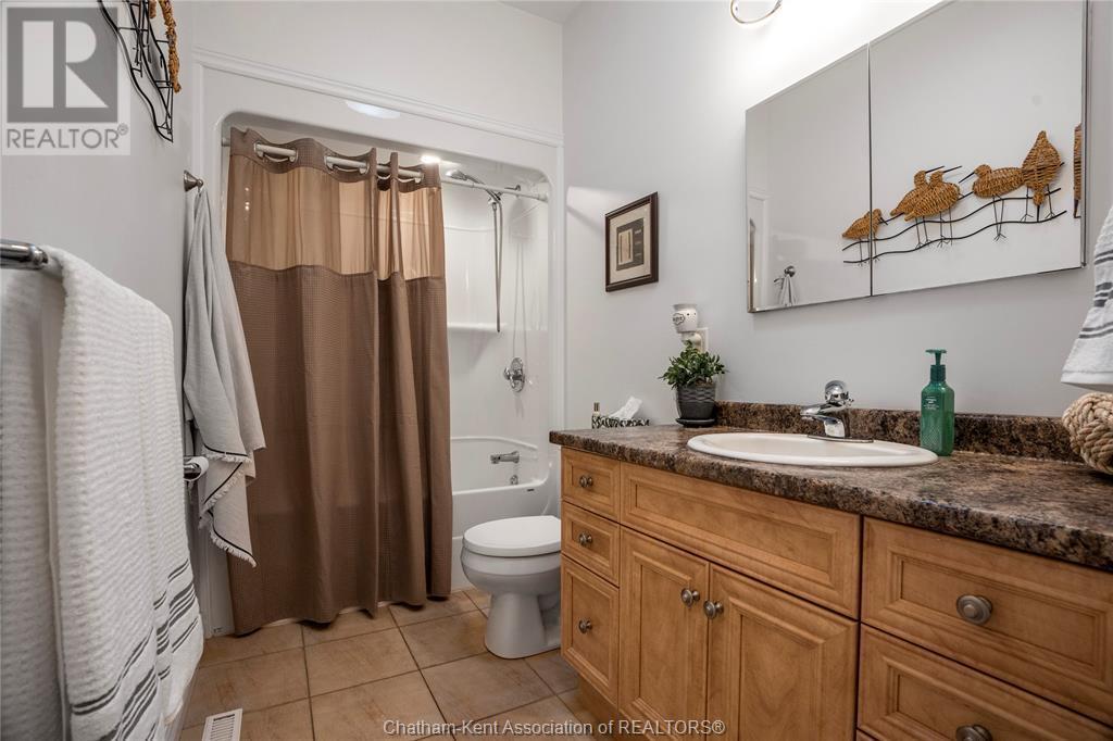 31 Stonegate Walk, Raleigh Township, ON - Indoor Photo Showing Bathroom