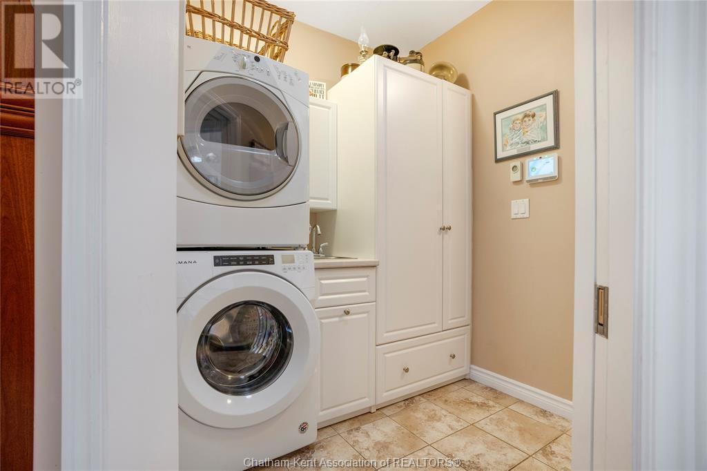 31 Stonegate Walk, Raleigh Township, ON - Indoor Photo Showing Laundry Room