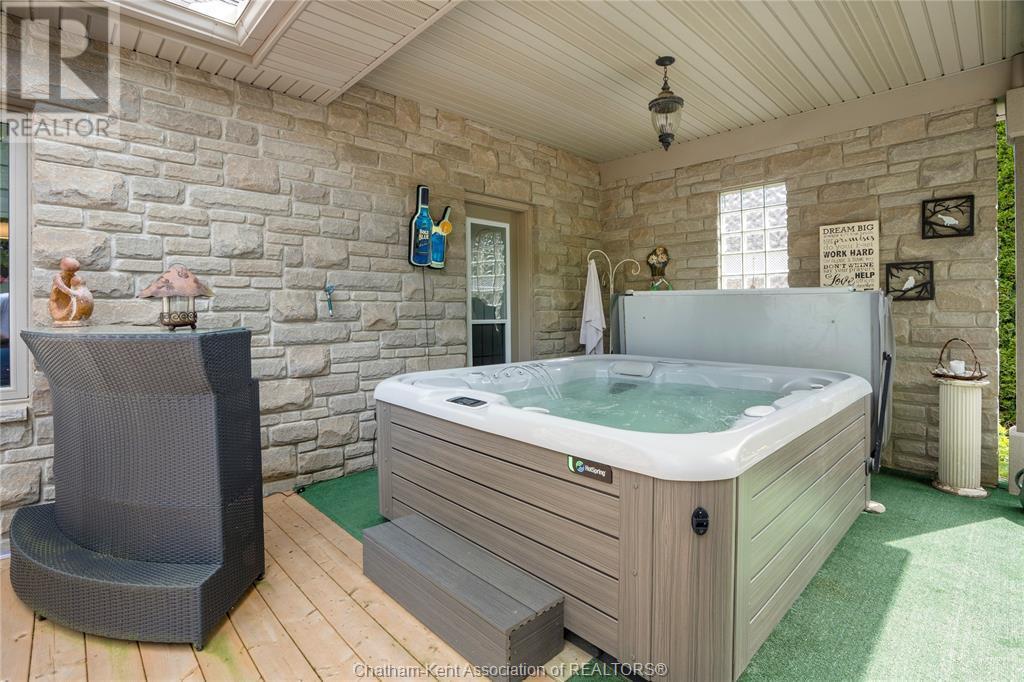 31 Stonegate Walk, Raleigh Township, ON - Outdoor With Deck Patio Veranda With Exterior