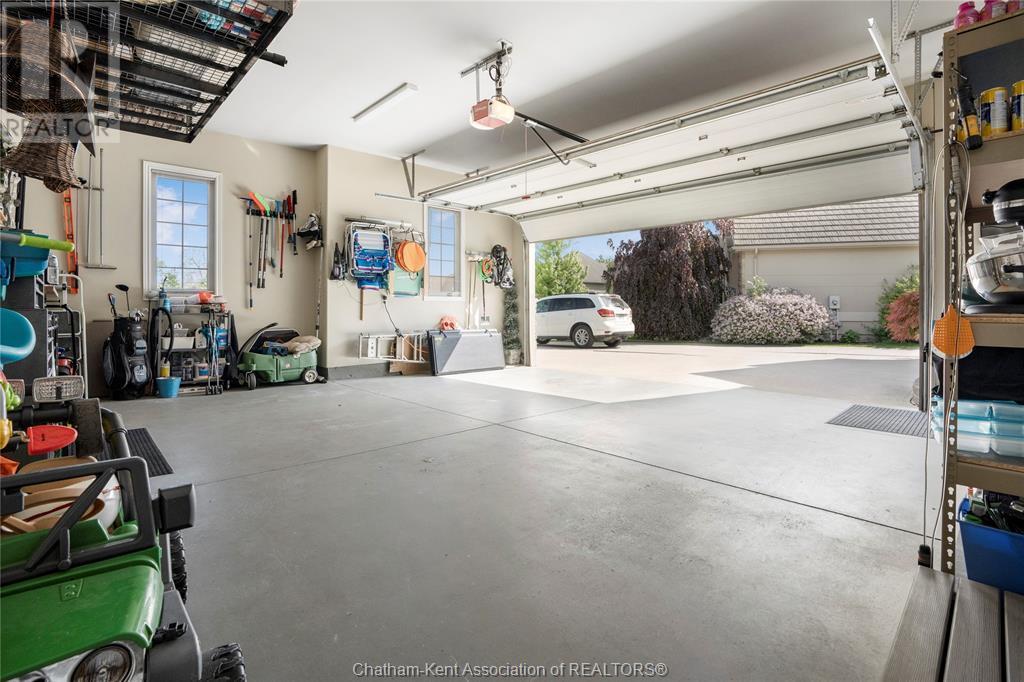 31 Stonegate Walk, Raleigh Township, ON - Indoor Photo Showing Garage