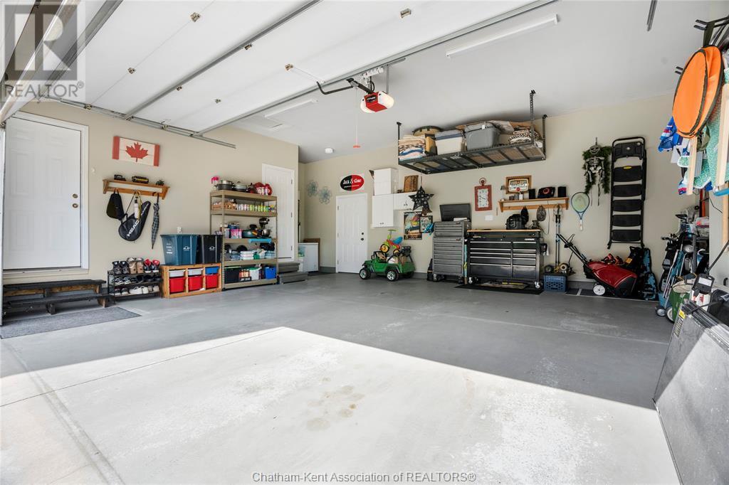 31 Stonegate Walk, Raleigh Township, ON - Indoor Photo Showing Garage