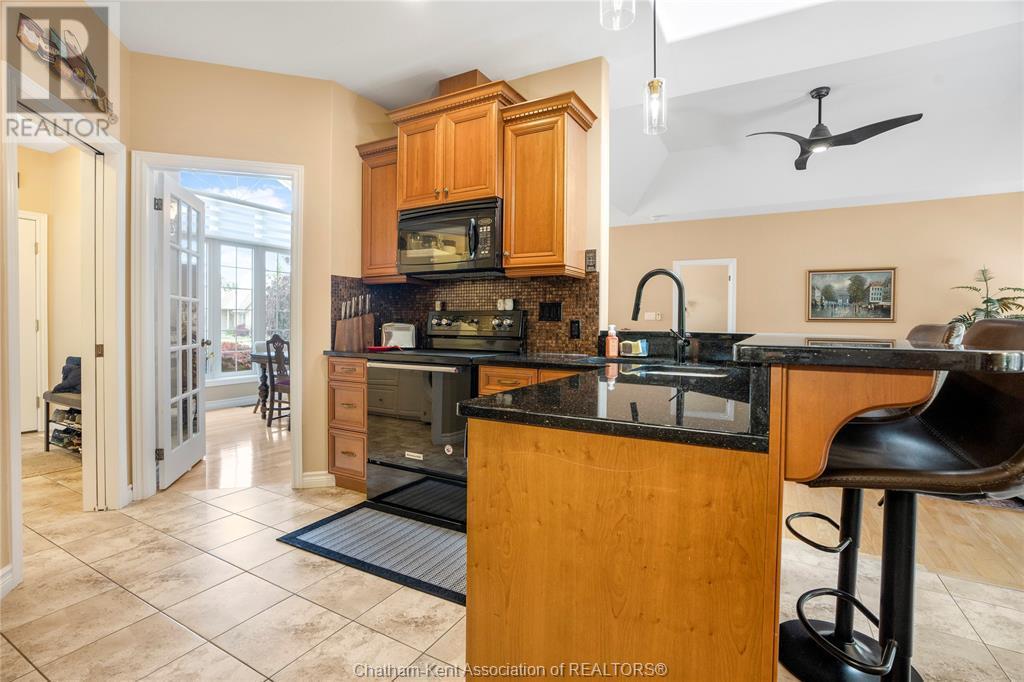 31 Stonegate Walk, Raleigh Township, ON - Indoor Photo Showing Kitchen