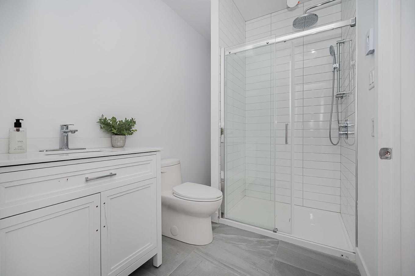 Bathroom - 6272 Av. De Gaspé, Montréal (Rosemont/La Petite-Patrie), QC - Indoor Photo Showing Bathroom