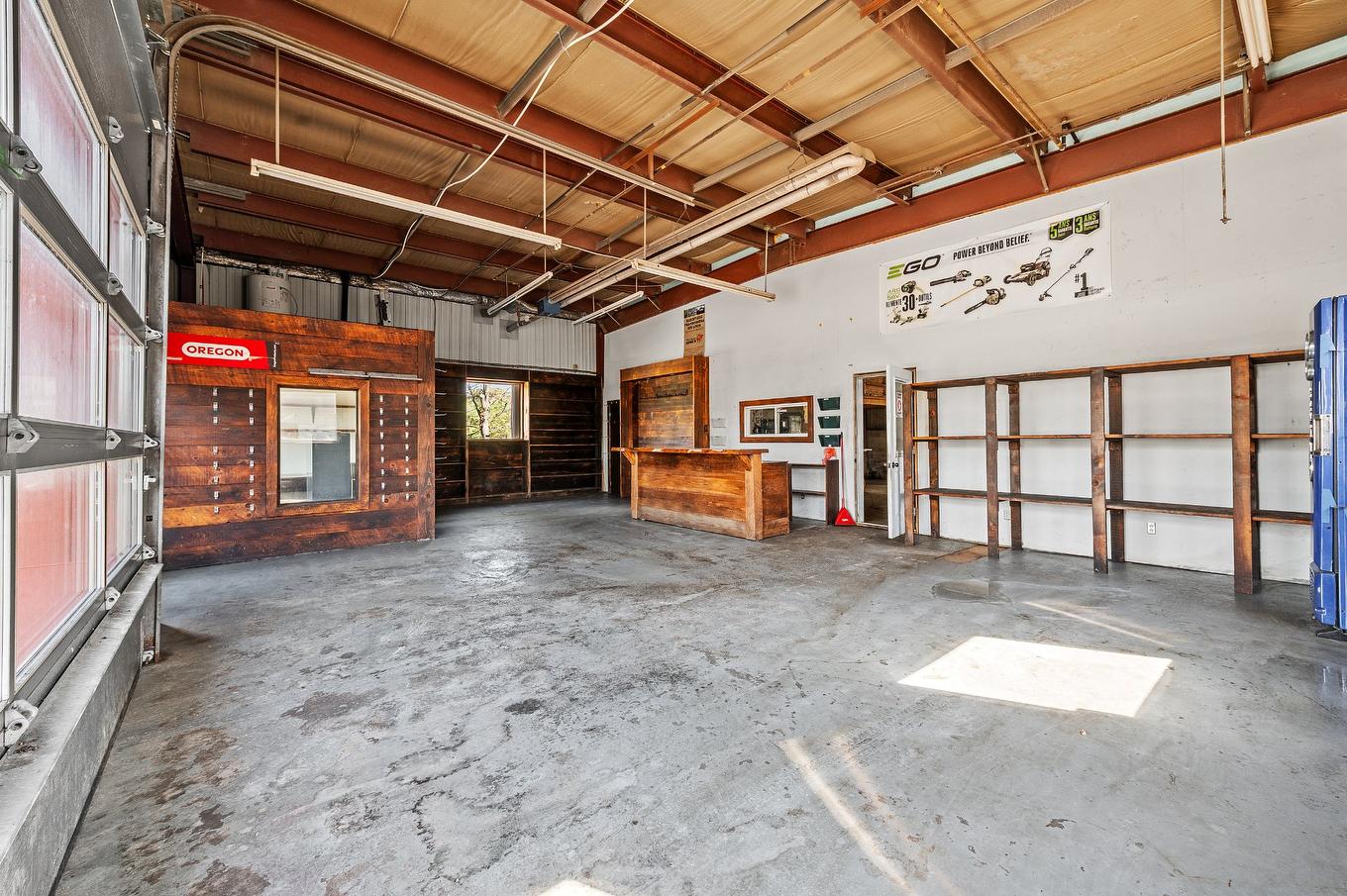 Interior - 1641 Rue Principale, Sainte-Agathe-Des-Monts, QC - Indoor Photo Showing Garage