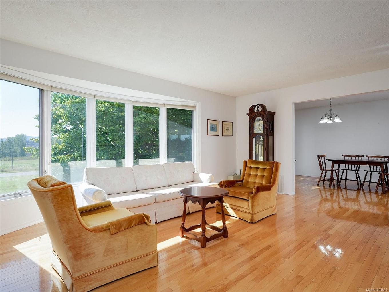 3191 Martindale Rd, Central Saanich, BC