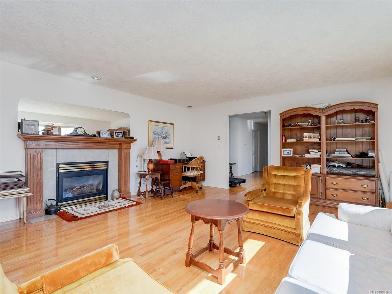 3191 Martindale Rd, Central Saanich, BC