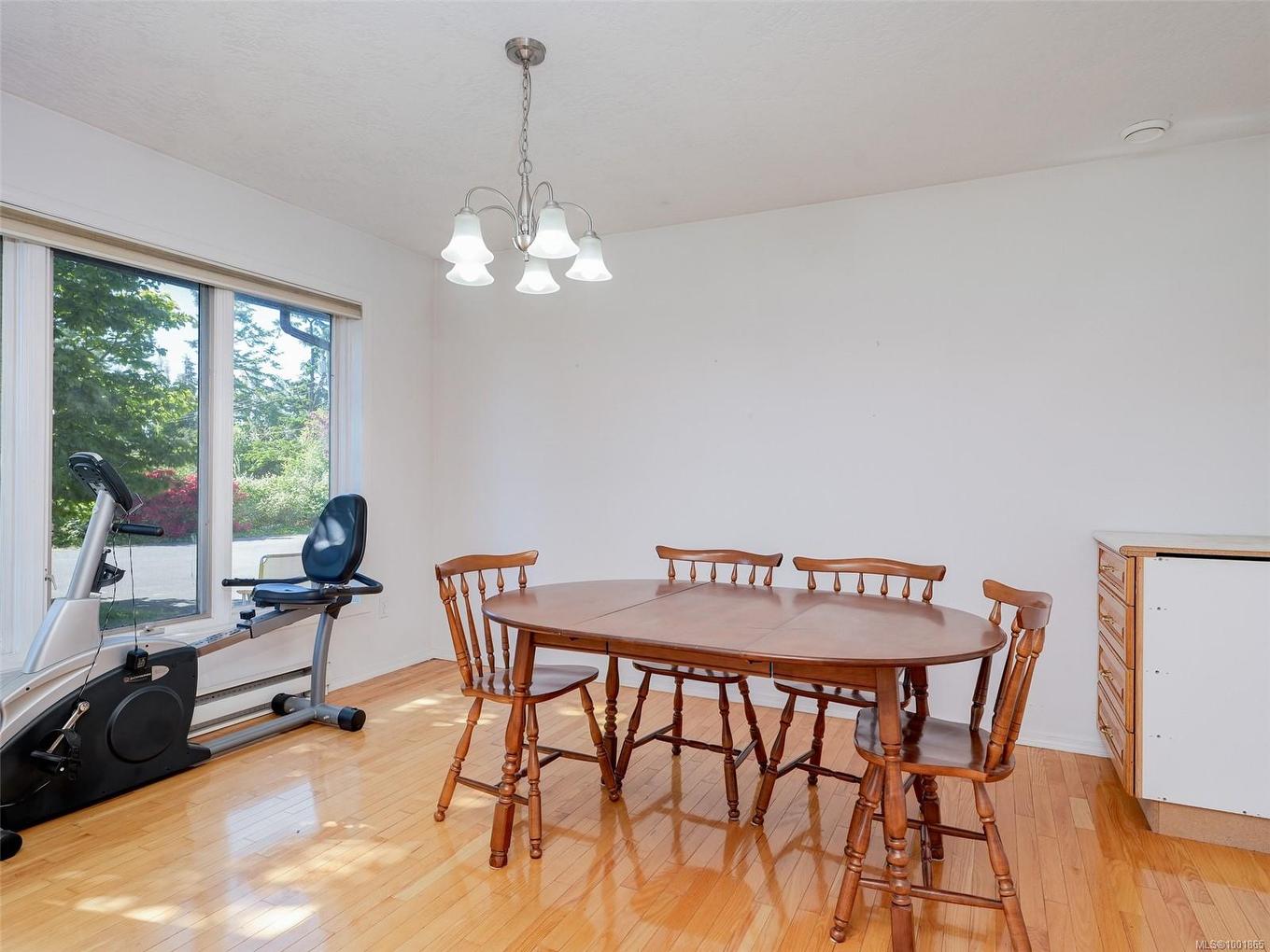 3191 Martindale Rd, Central Saanich, BC