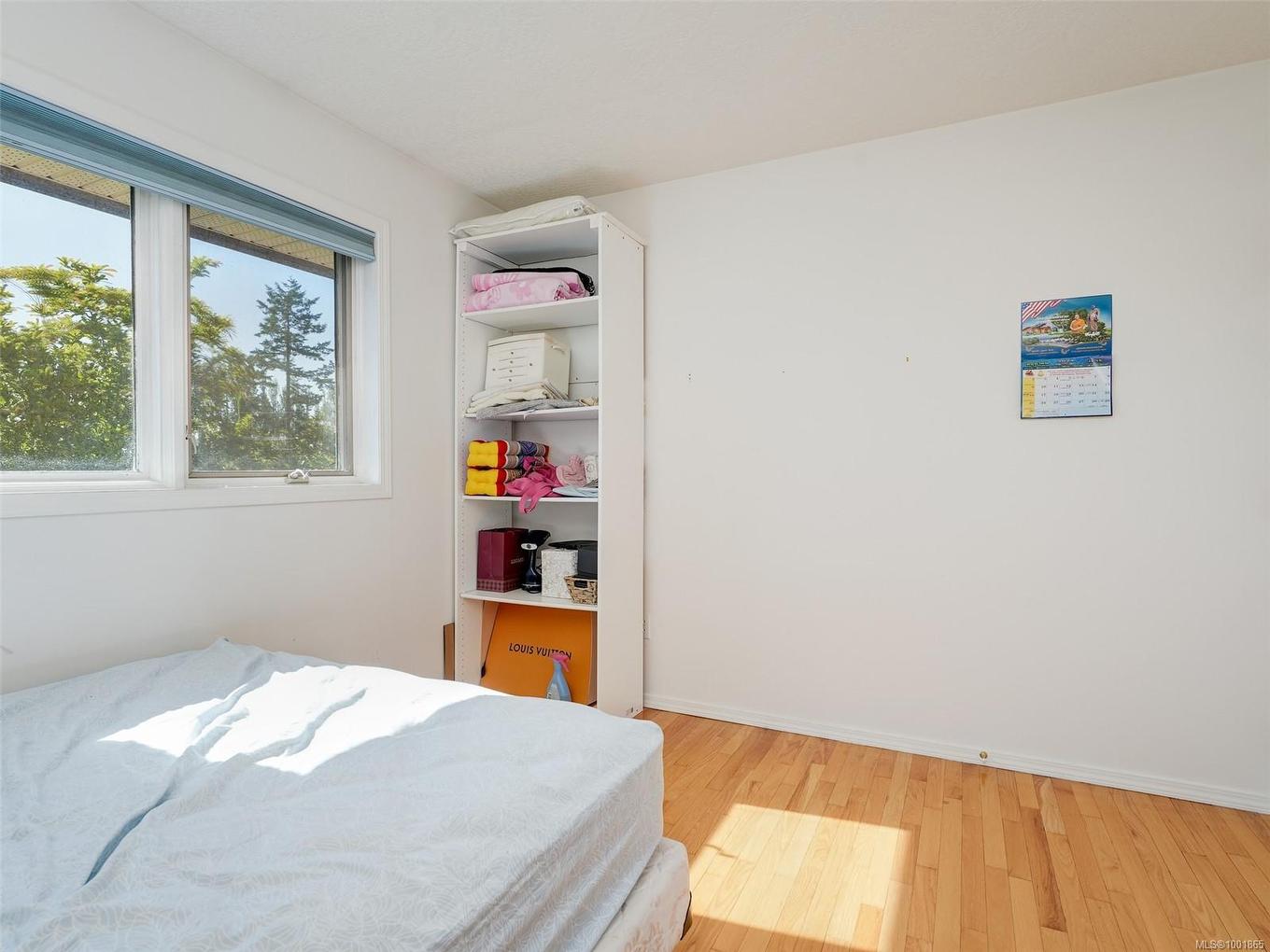 3191 Martindale Rd, Central Saanich, BC