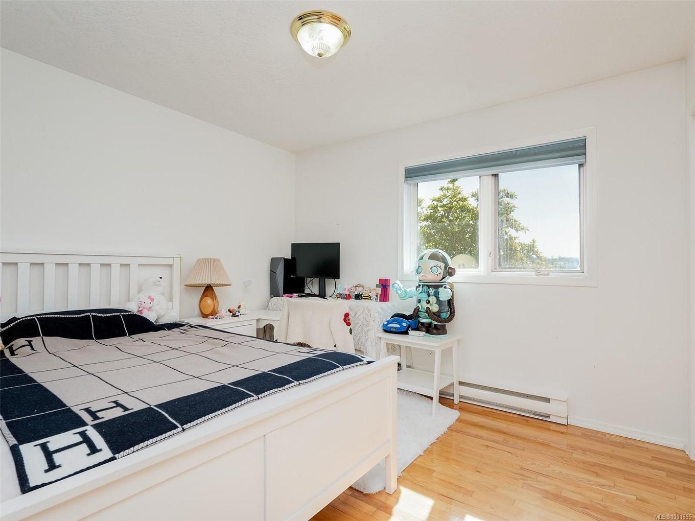 3191 Martindale Rd, Central Saanich, BC