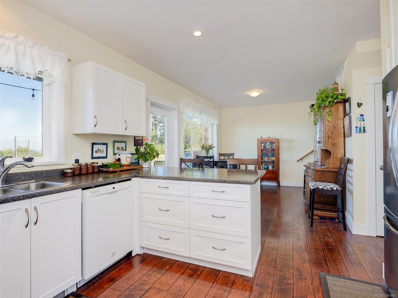 3191 Martindale Rd, Central Saanich, BC