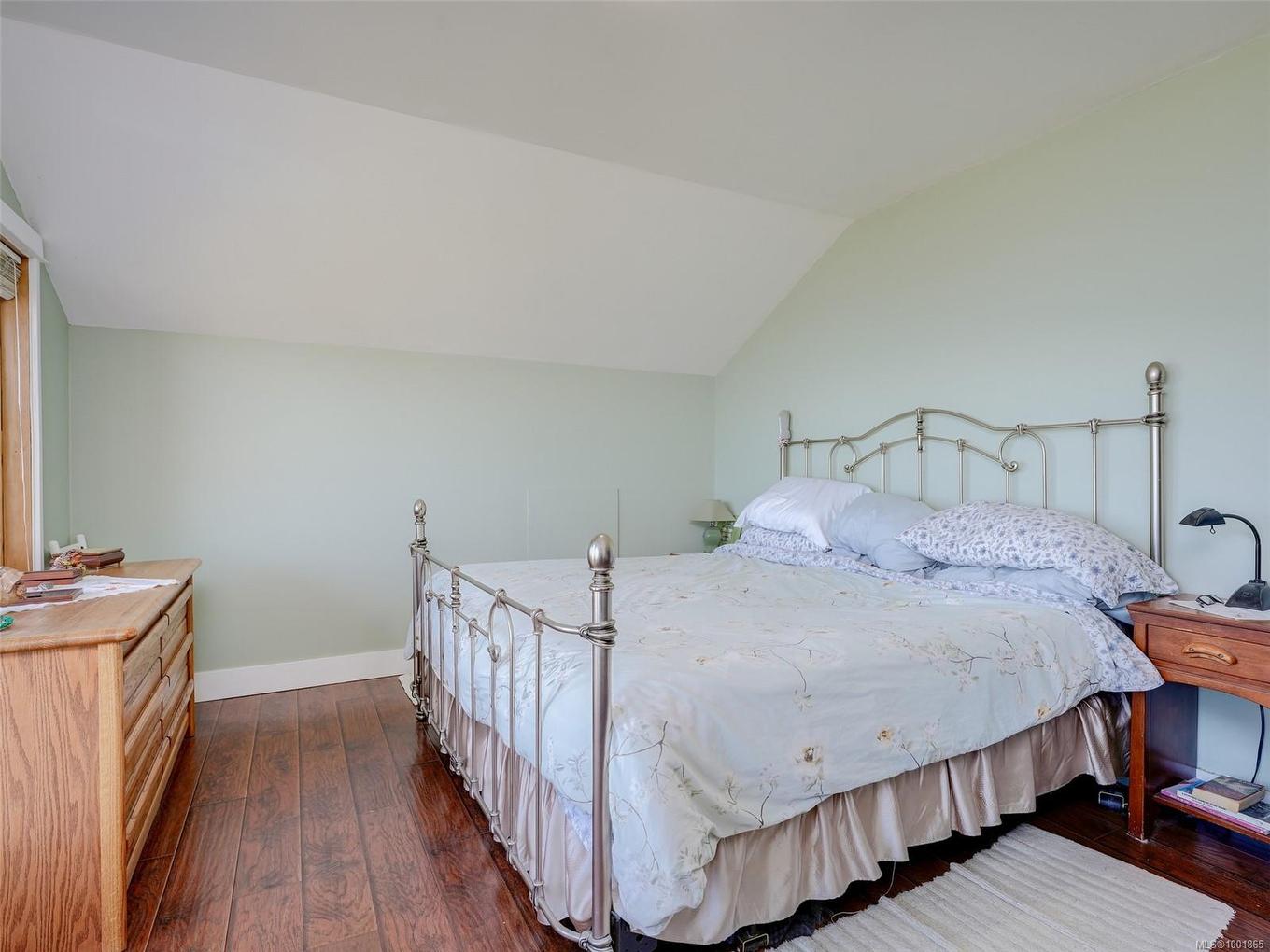 3191 Martindale Rd, Central Saanich, BC