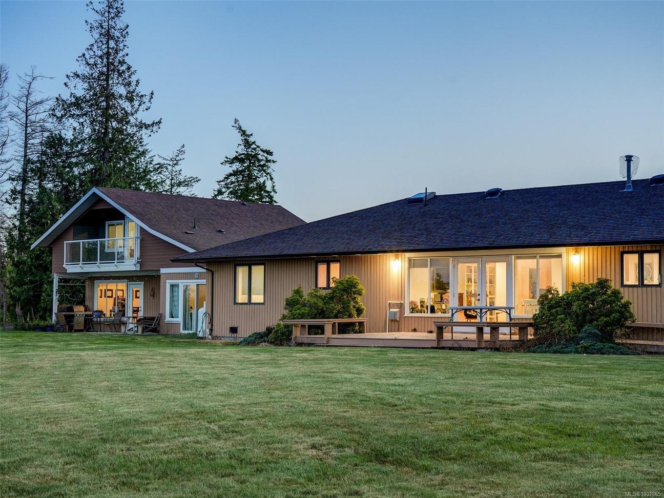 3191 Martindale Rd, Central Saanich, BC