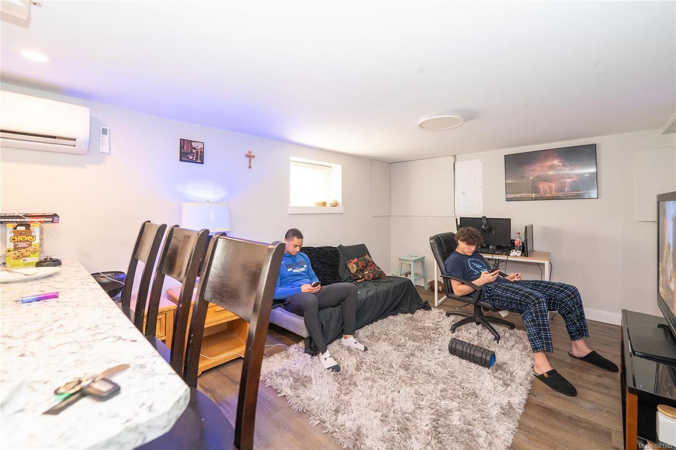 981 Isabell Ave, Langford, BC