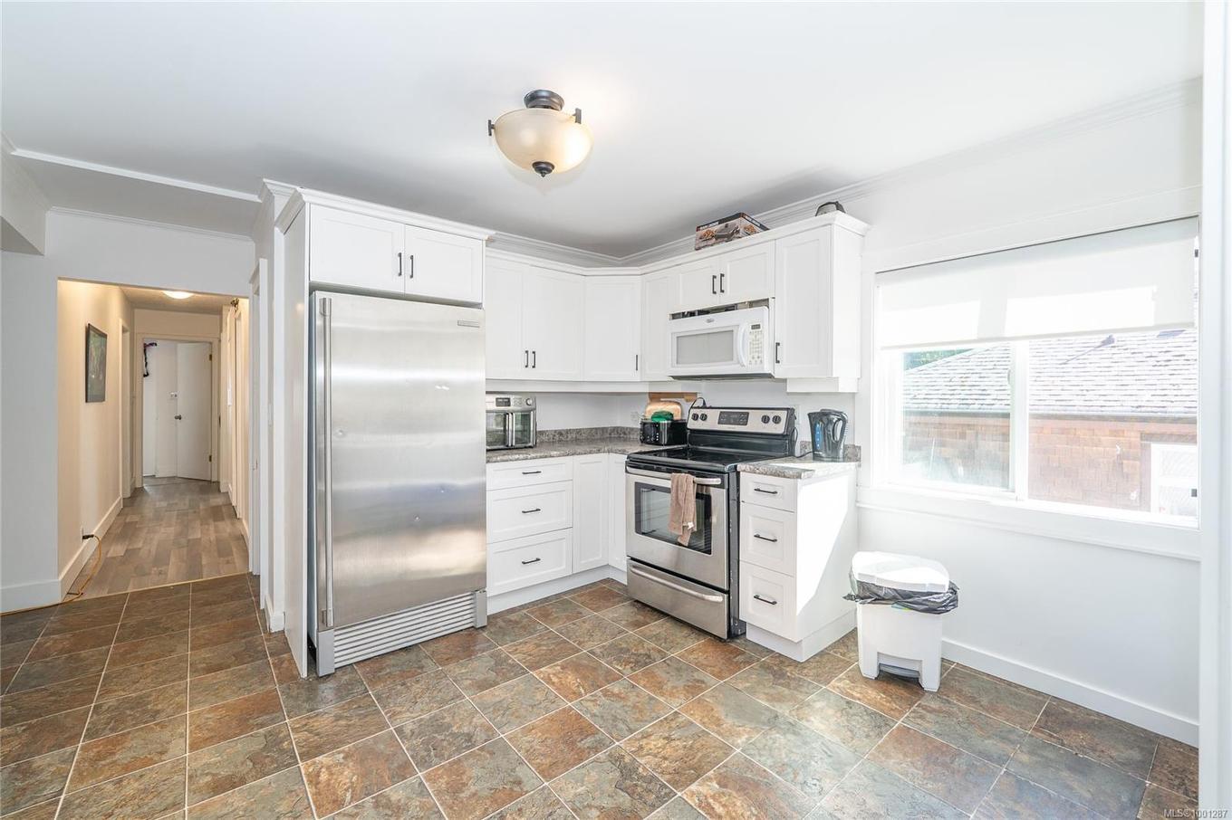 981 Isabell Ave, Langford, BC