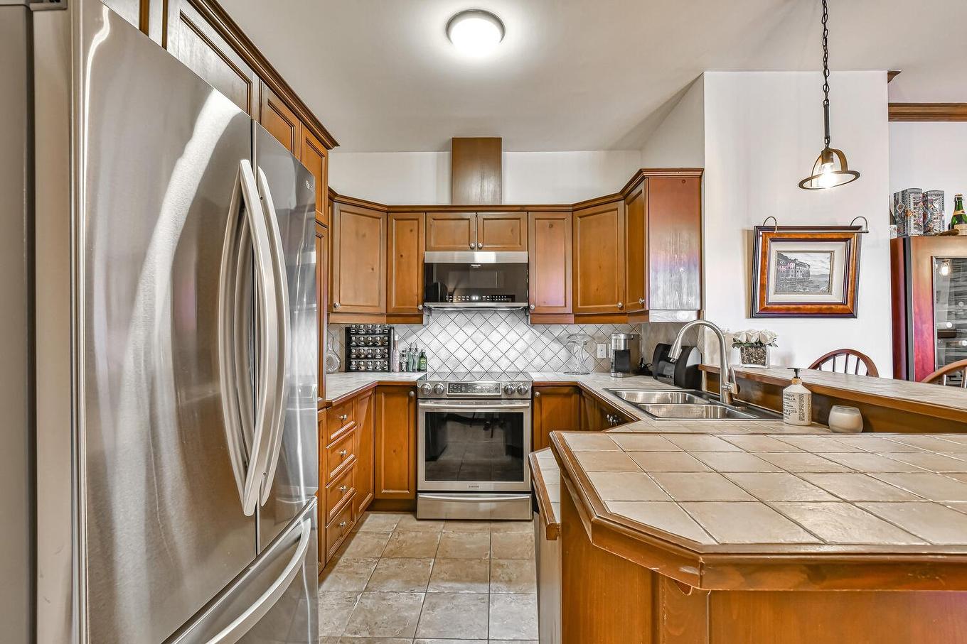 Cuisine - 4-250 Rue Du Mont-Plaisant, Mont-Tremblant, QC - Indoor Photo Showing Kitchen With Double Sink